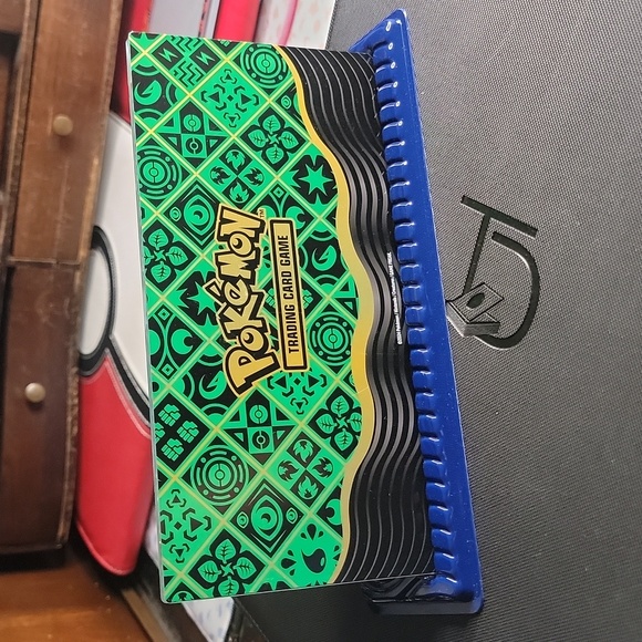 Pokemon card display case - Picture 2 of 4